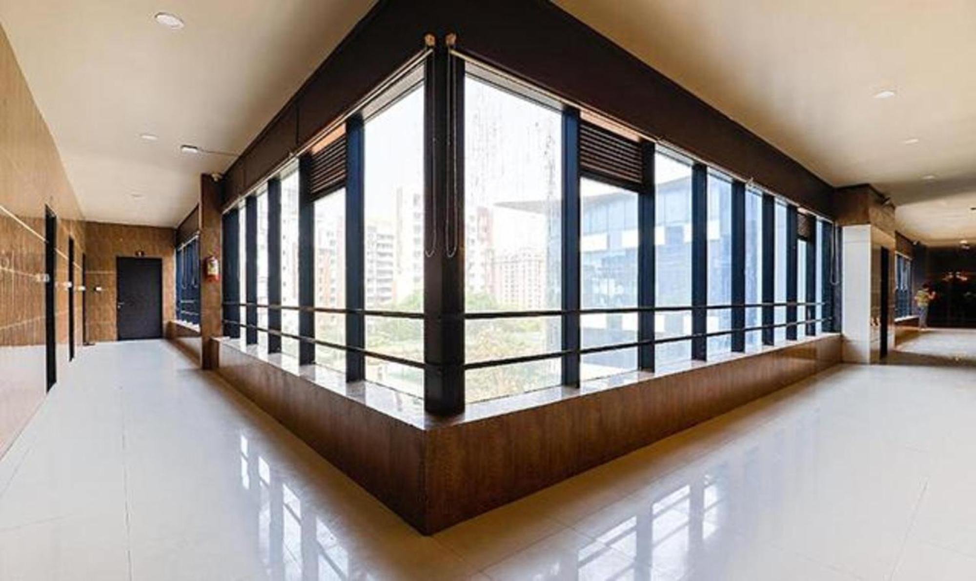 Hotel O Marigold Surat Luaran gambar